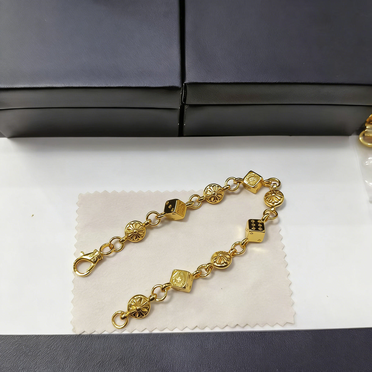 Kroos New Gold Dice Bracelet