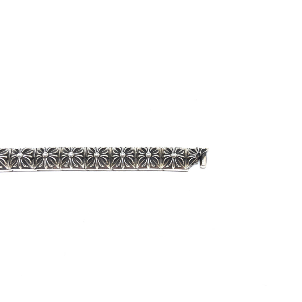 Croco High-Quality Grid Cross Flower Bracelet Thai Silver Vintage Magnetic Closure Bracelet Crafted Fine Versatile Jewelry